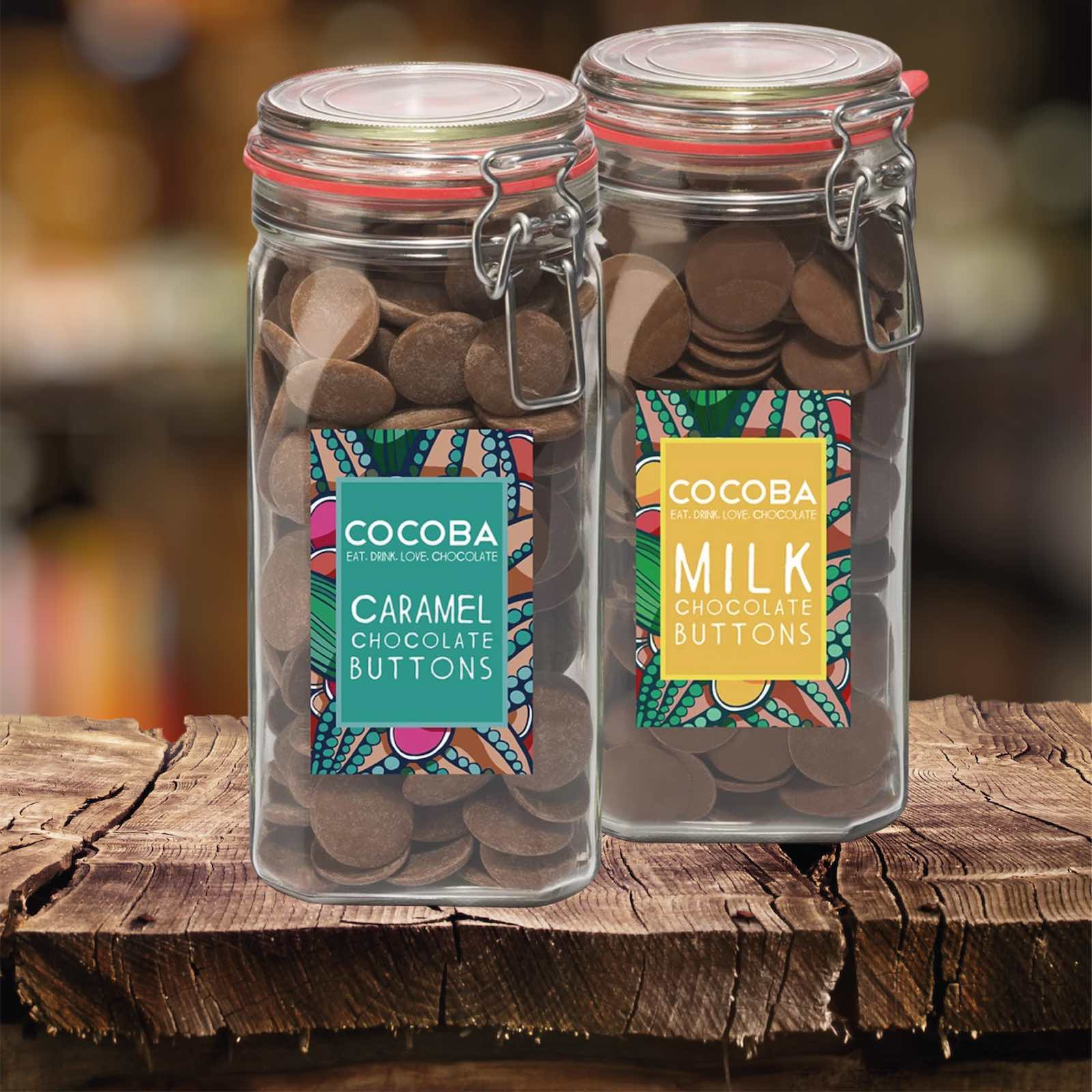 Borcan gigant cu năsturei de ciocolată cu lapte și caramel sărat 900G